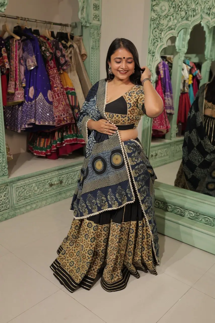 Indigo Heritage Lehenga - Image 4