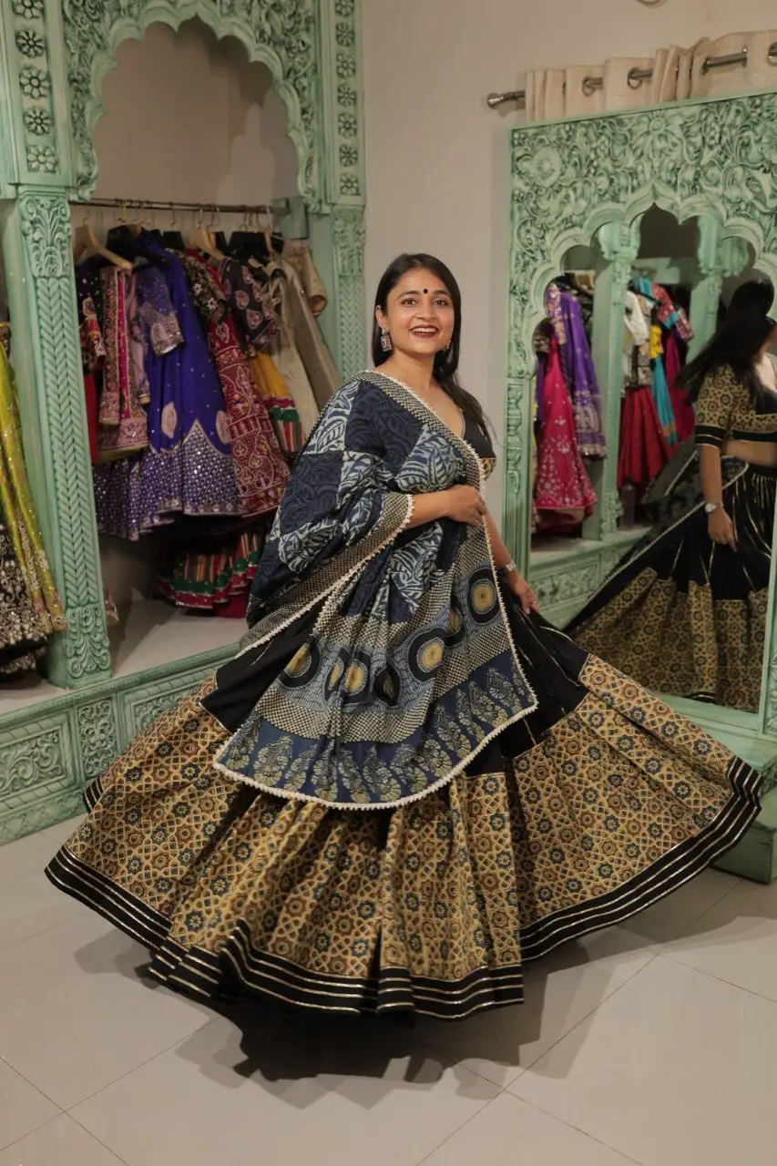 Indigo Heritage Lehenga - Image 3