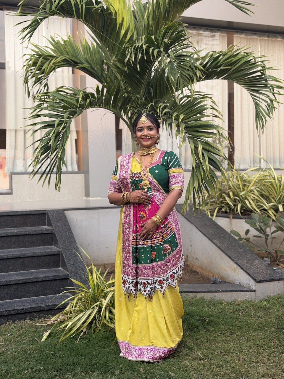 Kesariya Bandhani Saree - Image 3