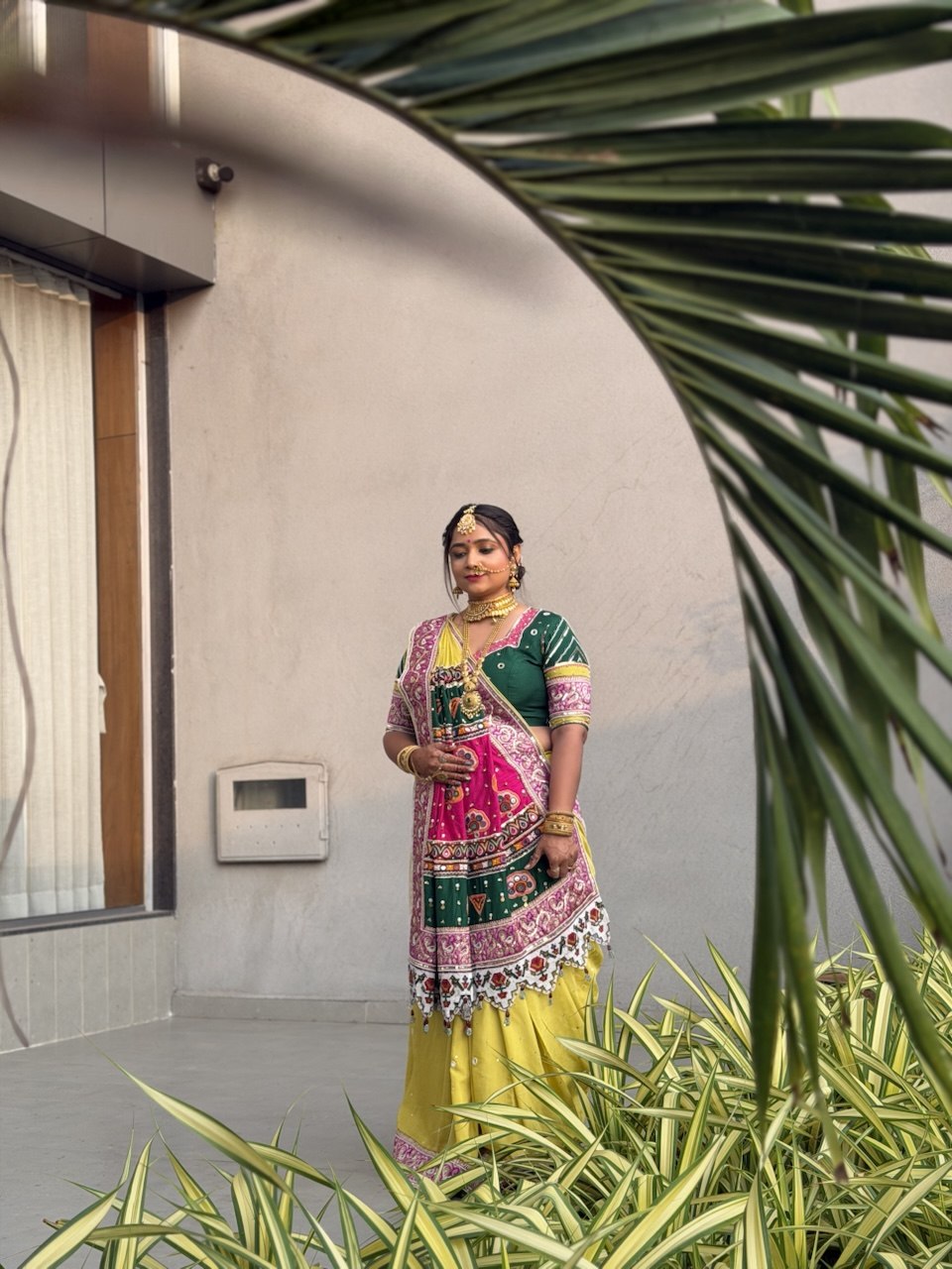 Kesariya Bandhani Saree - Image 5